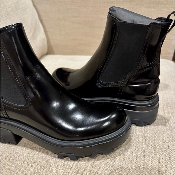 rag & bone Black Shiloh Patent Chelsea Lug Boots 39 - Picture 3 of 7
